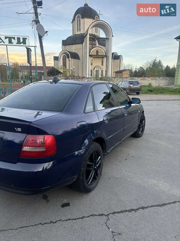 Седан Audi A4 2000 в Ивано-Франковске