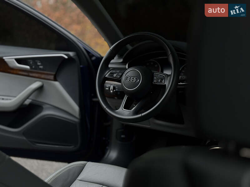 Седан Audi A4 2019 в Запорожье