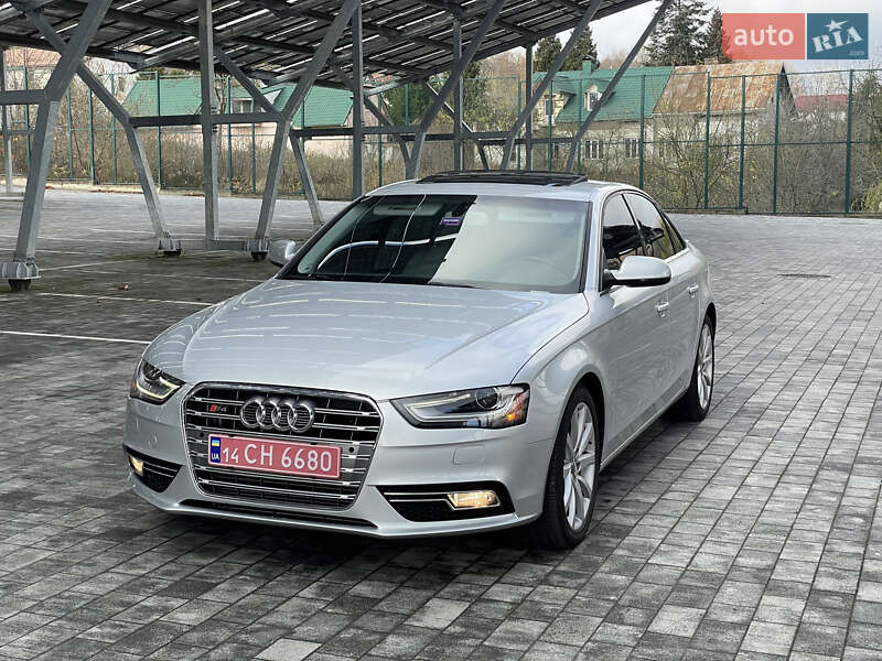 Седан Audi A4 2013 в Львове