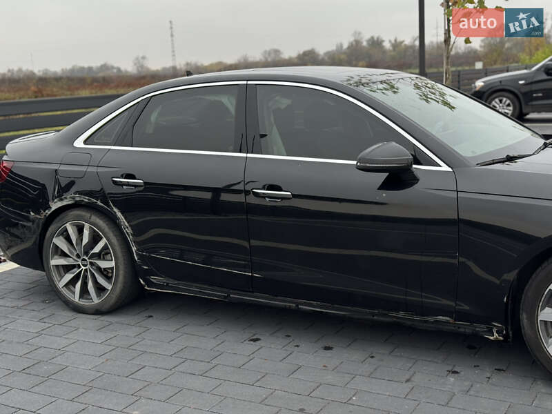 Седан Audi A4 2021 в Ужгороді