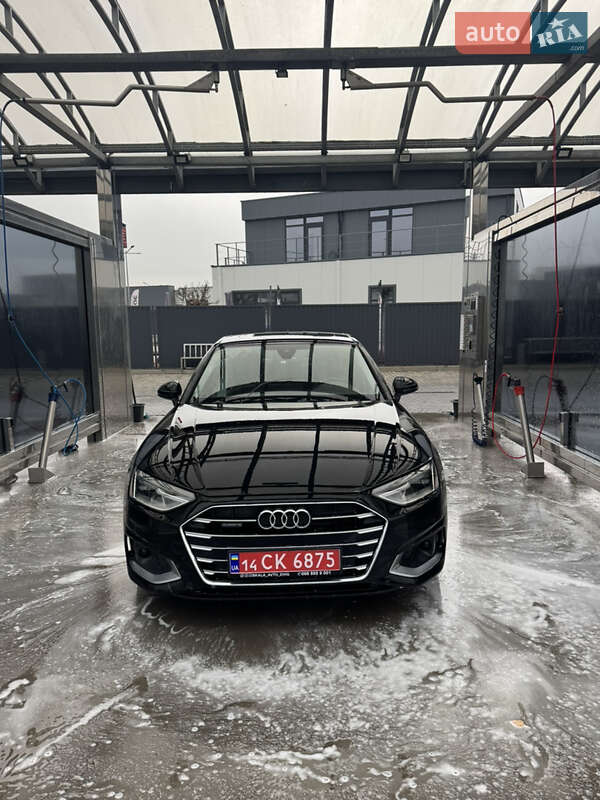 Седан Audi A4 2021 в Ужгороді
