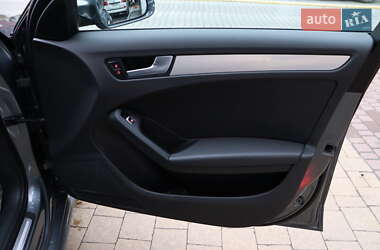 Седан Audi A4 2015 в Львове