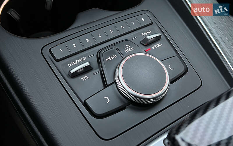Седан Audi A4 2018 в Львові
