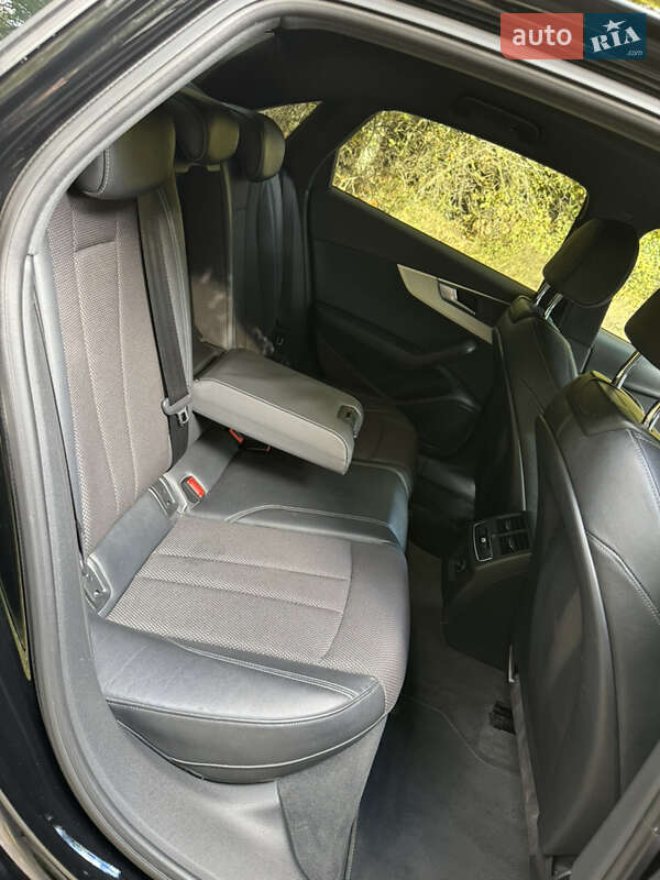 Седан Audi A4 2017 в Киеве