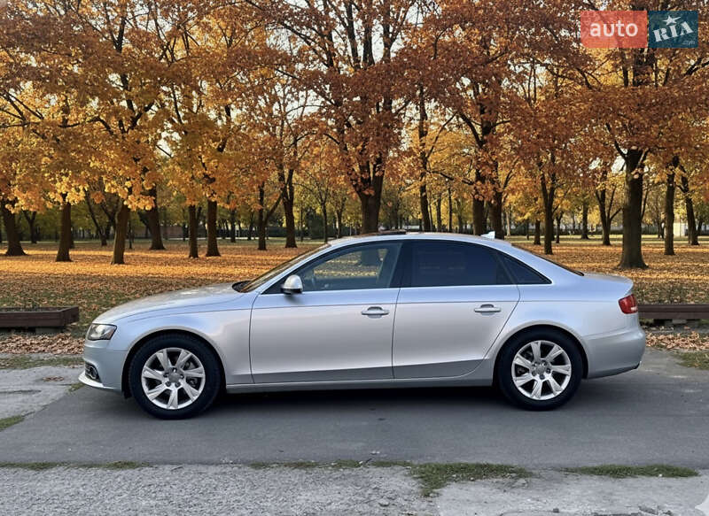 Седан Audi A4 2011 в Одессе