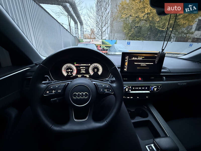 Седан Audi A4 2023 в Днепре