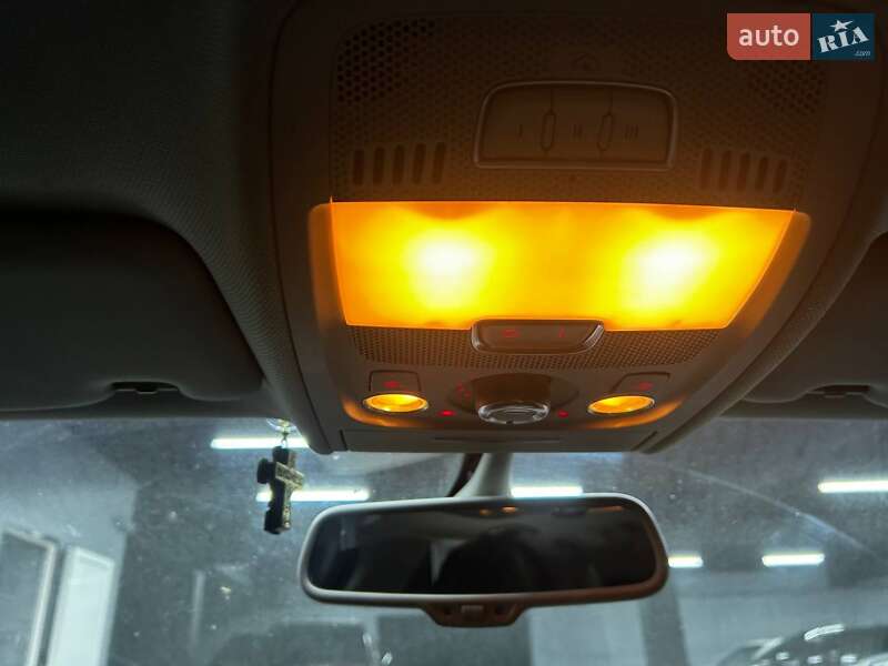 Седан Audi A4 2012 в Черновцах