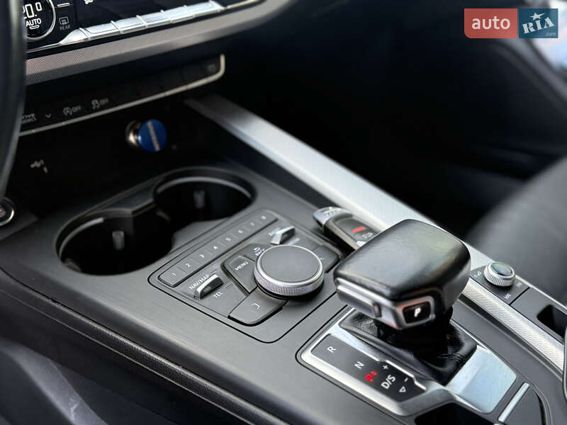 Седан Audi A4 2018 в Івано-Франківську