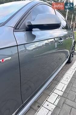 Седан Audi A4 2014 в Виннице