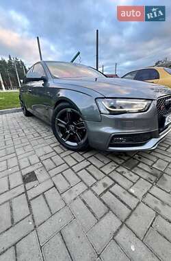 Седан Audi A4 2014 в Виннице