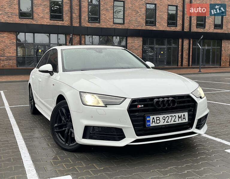 Седан Audi A4 2016 в Виннице
