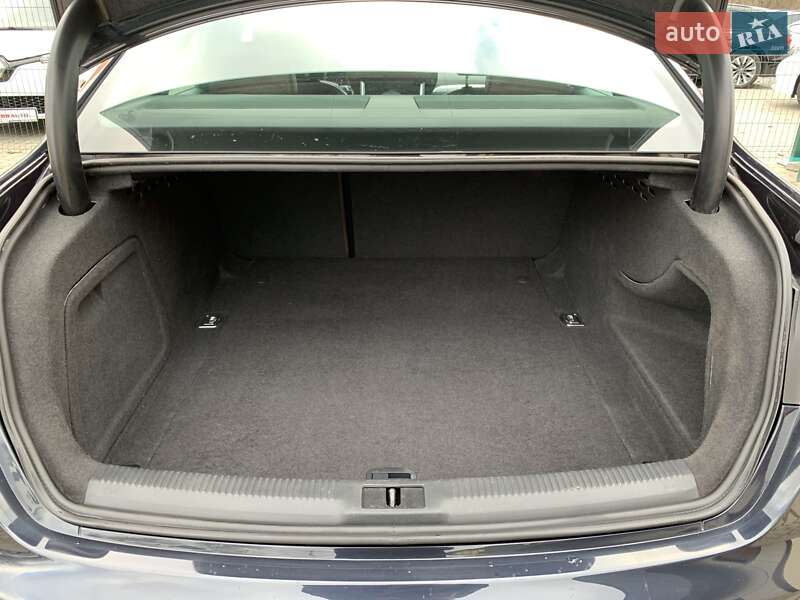 Седан Audi A4 2014 в Бердичеві