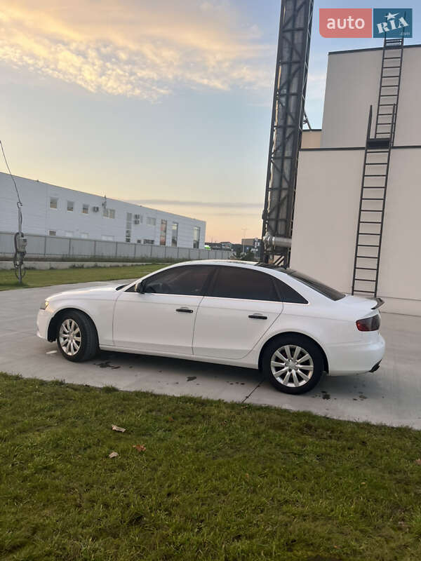 Седан Audi A4 2009 в Луцке