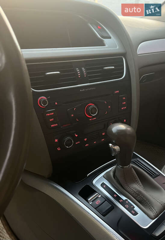 Седан Audi A4 2009 в Луцке