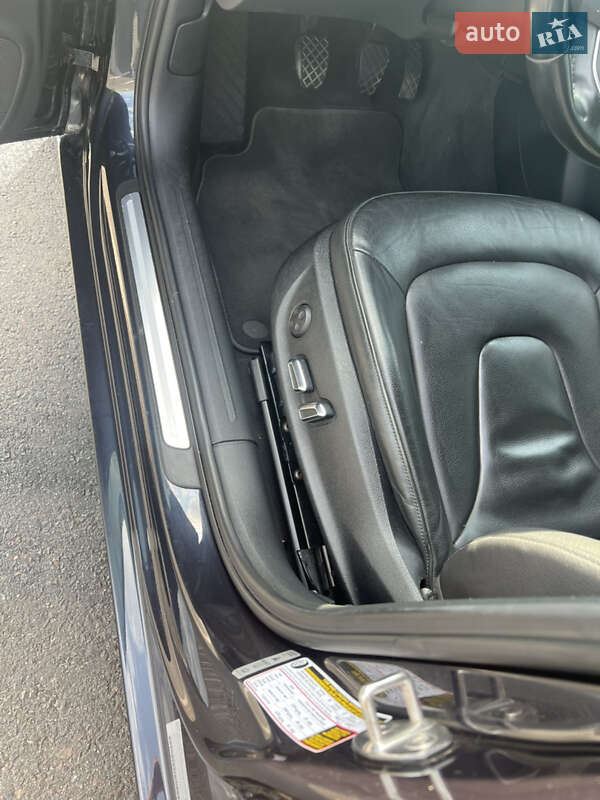 Седан Audi A4 2013 в Львові