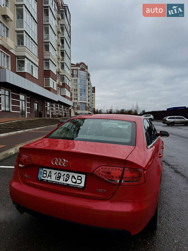 Седан Audi A4 2010 в Умані