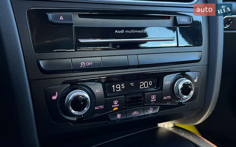 Седан Audi A4 2014 в Львові