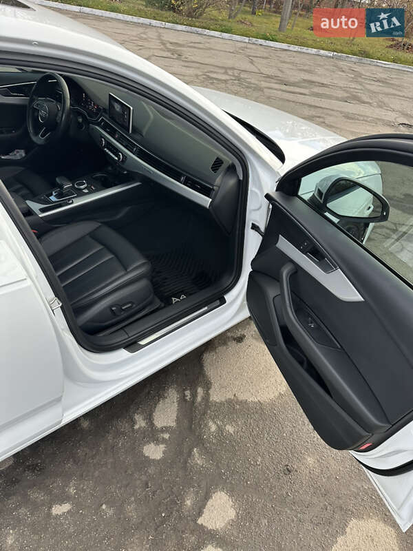 Седан Audi A4 2019 в Києві