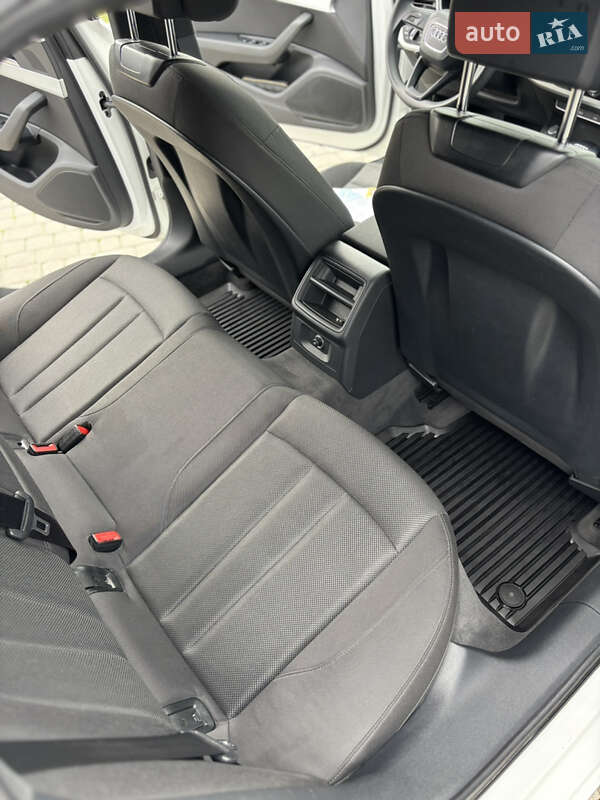 Универсал Audi A4 2018 в Мукачево