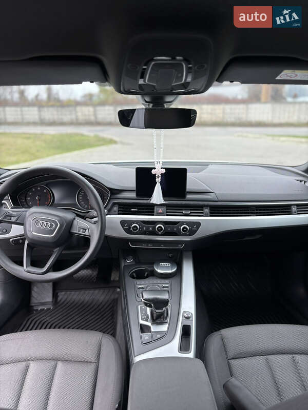 Универсал Audi A4 2018 в Мукачево