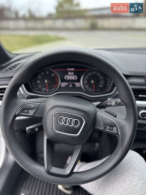 Универсал Audi A4 2018 в Мукачево