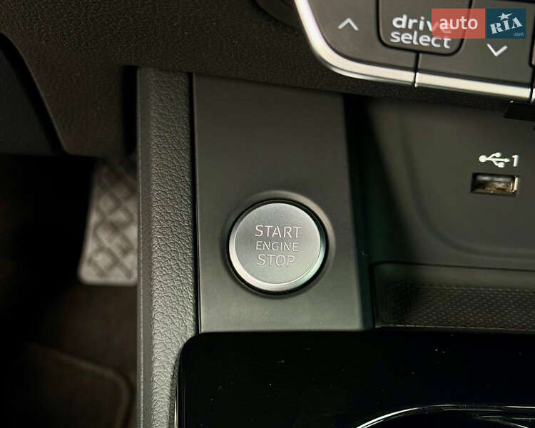 Седан Audi A4 2020 в Києві