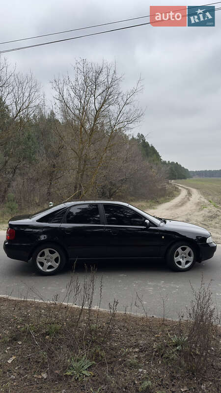 Седан Audi A4 1996 в Бородянці