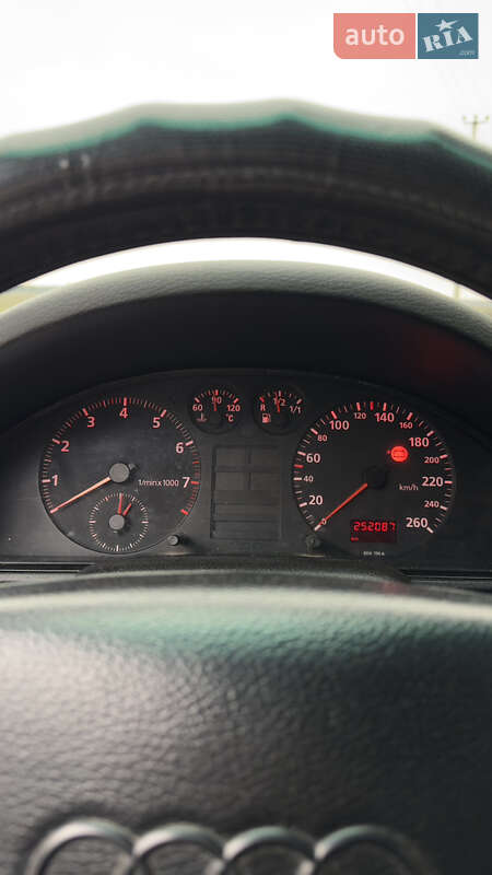 Седан Audi A4 1996 в Бородянці