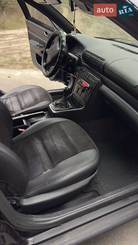 Седан Audi A4 1996 в Бородянці