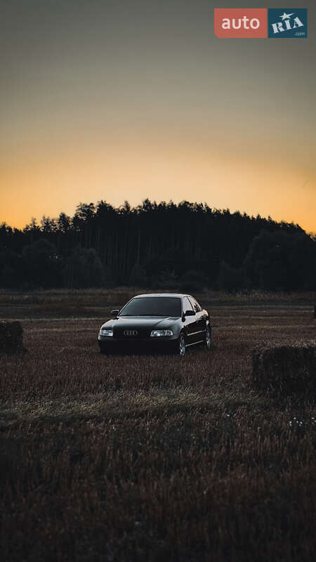 Седан Audi A4 1996 в Бородянці