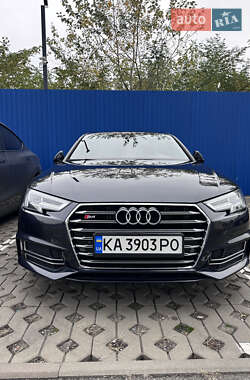 Седан Audi A4 2016 в Киеве