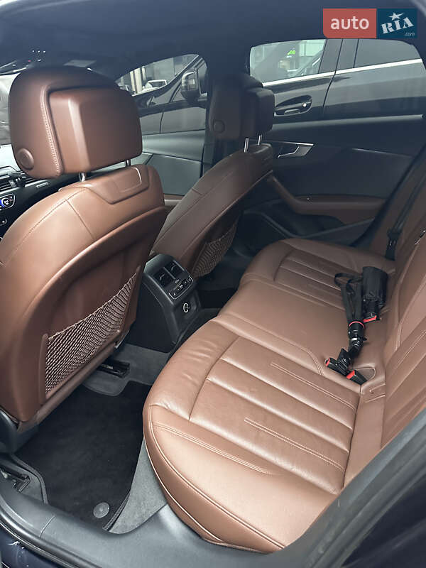 Седан Audi A4 2016 в Киеве