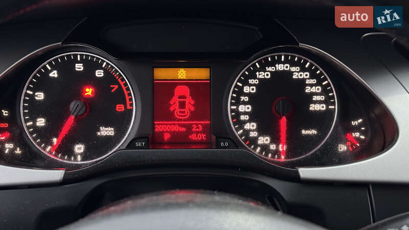 Седан Audi A4 2010 в Львове