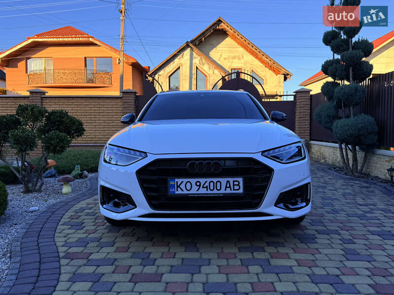Универсал Audi A4 2022 в Мукачево