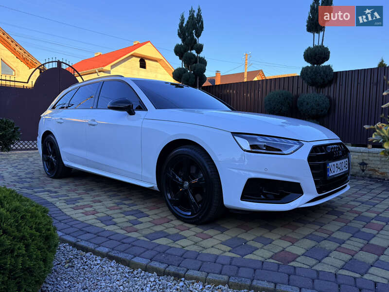 Универсал Audi A4 2022 в Мукачево