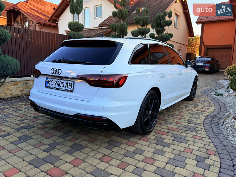 Универсал Audi A4 2022 в Мукачево