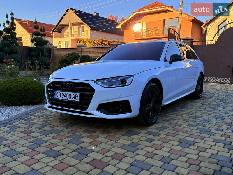 Универсал Audi A4 2022 в Мукачево