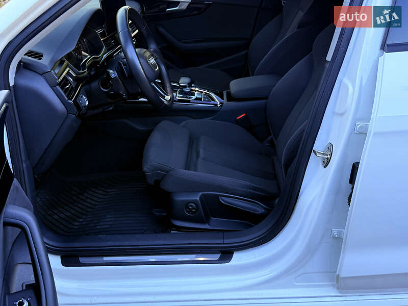 Универсал Audi A4 2022 в Мукачево