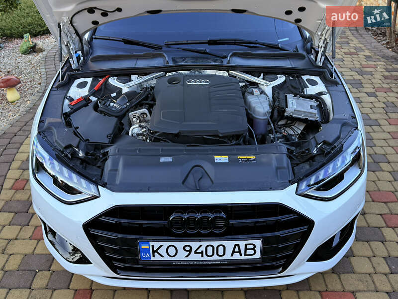 Универсал Audi A4 2022 в Мукачево