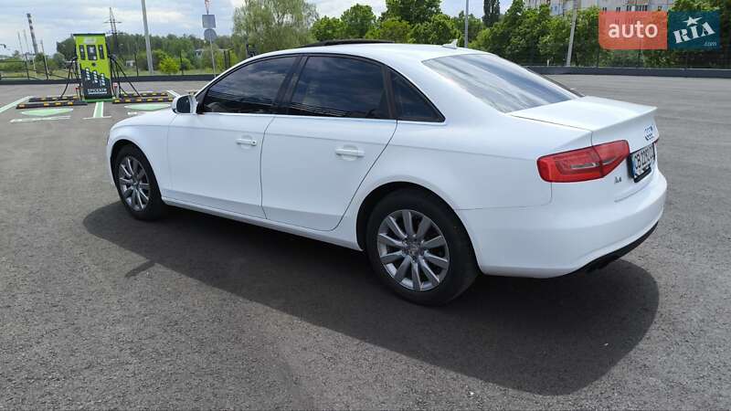 Седан Audi A4 2012 в Чернігові
