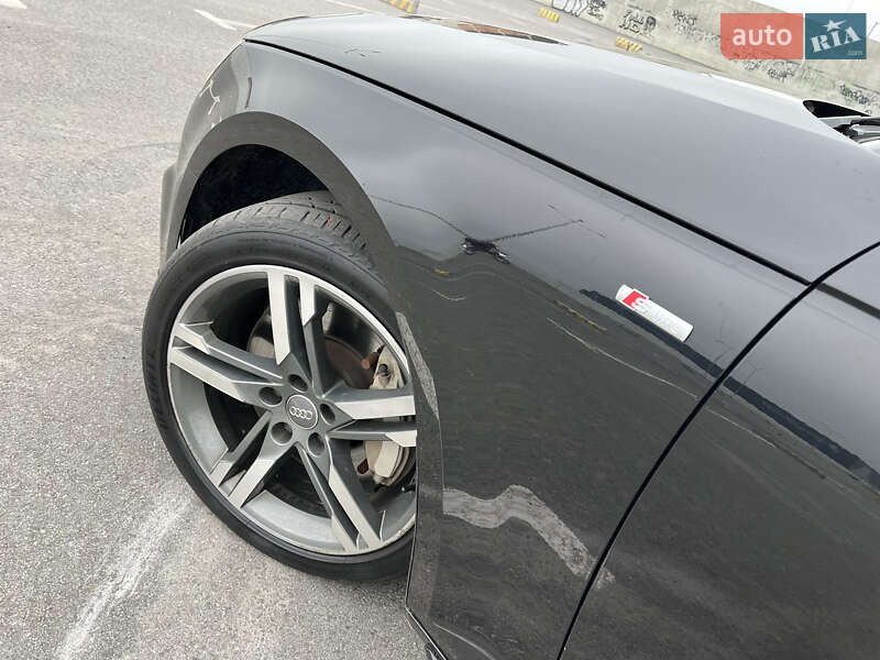 Седан Audi A4 2018 в Львові
