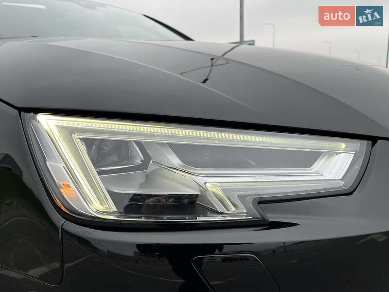 Седан Audi A4 2018 в Львові