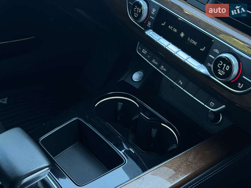 Седан Audi A4 2021 в Луцьку