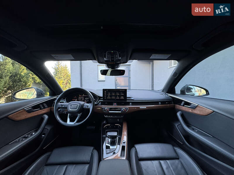Седан Audi A4 2021 в Луцьку