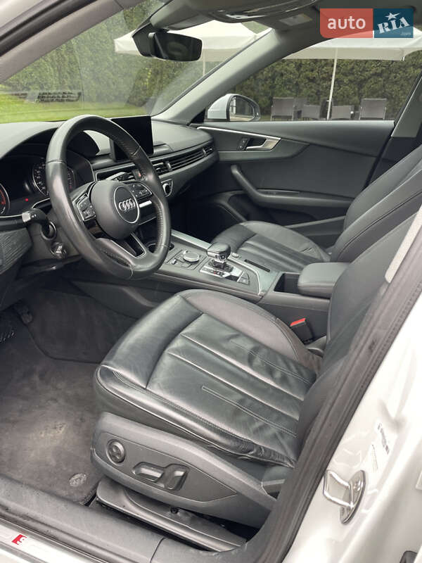 Седан Audi A4 2017 в Львове