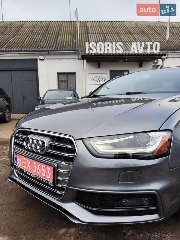 Седан Audi A4 2015 в Чернігові