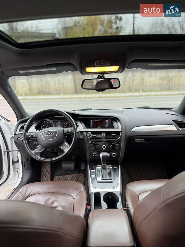 Седан Audi A4 2012 в Смілі