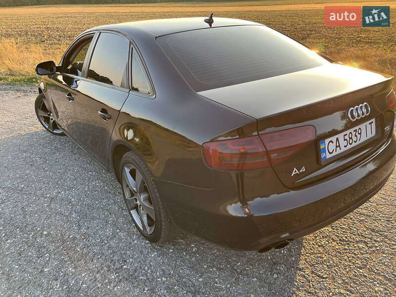 Седан Audi A4 2012 в Смеле