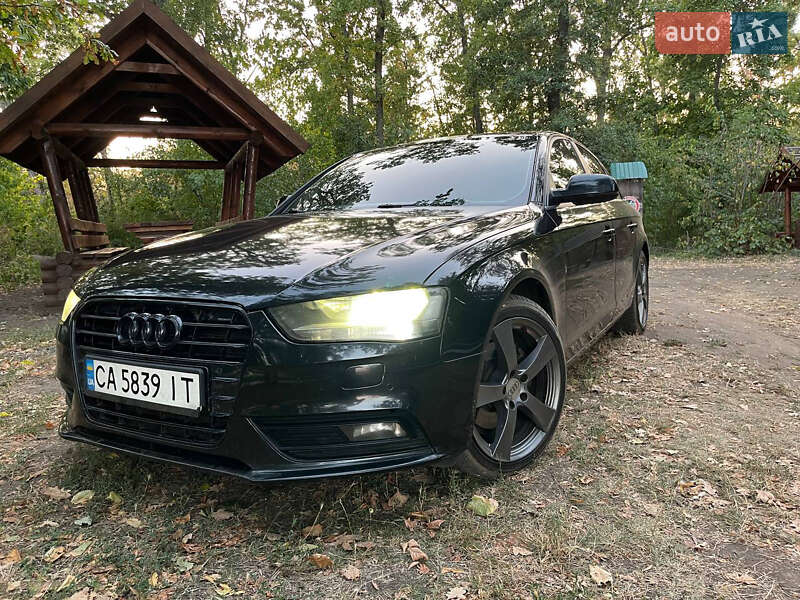 Седан Audi A4 2012 в Смеле