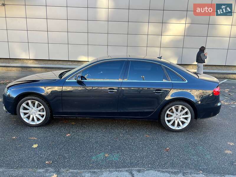 Седан Audi A4 2013 в Броварах
